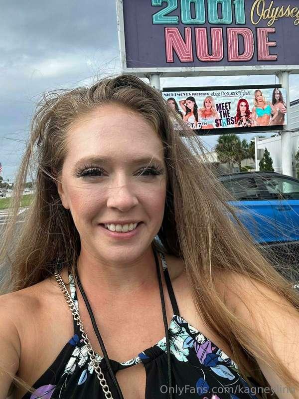 Look 👀 Im on a bill board 😁