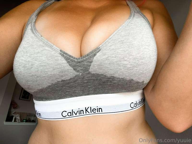 Working hard and boob sweat 🥵
