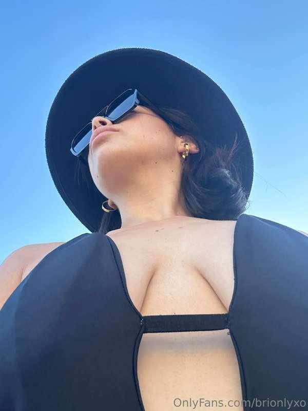 Do you like this angle?? 😘