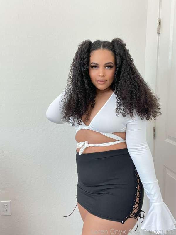 onyxcums image #1