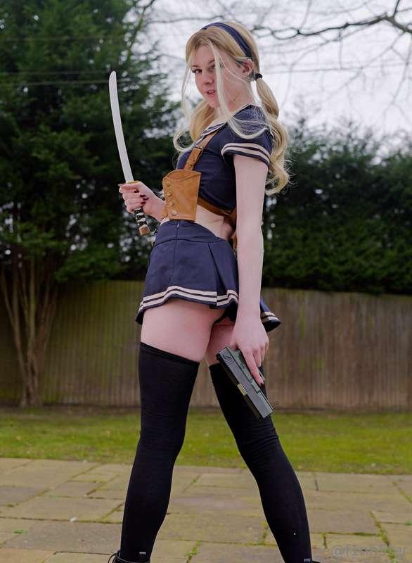 10 points if you can guess this character 💖