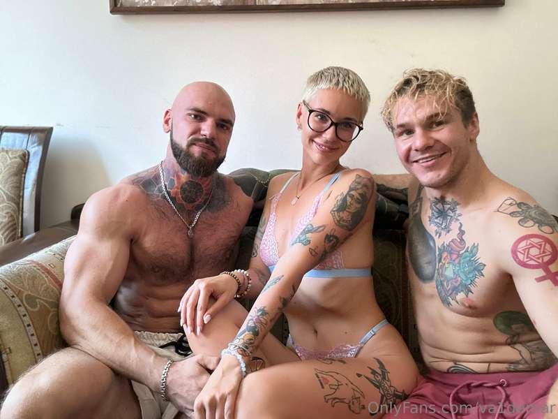 This Polish bi couple have been eager to me3t up and shoot a..