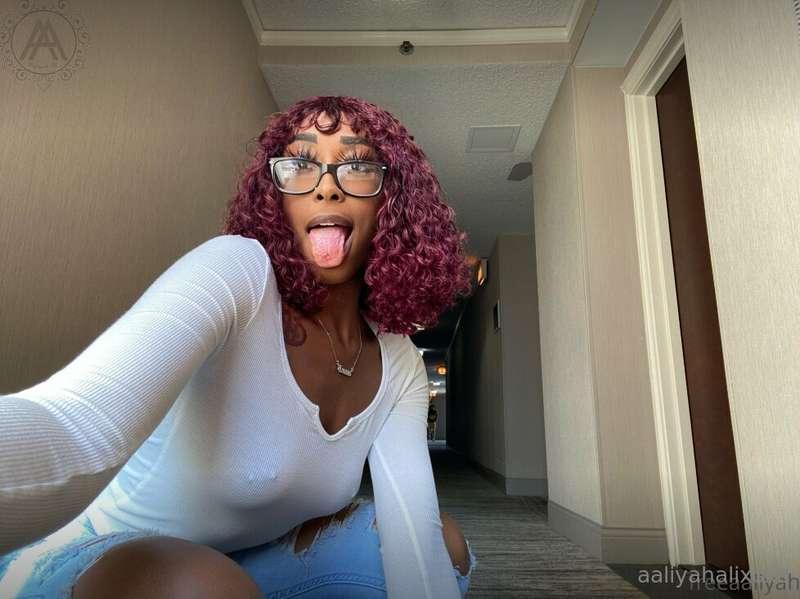 Want to sneak away with me for a little fun 🥳😈