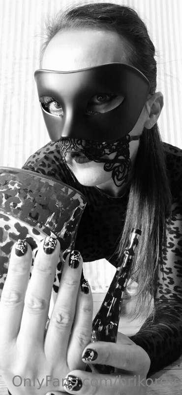 Lick my heels, I want to see how you do it...