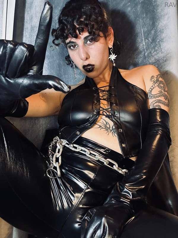 Morning Subby! Please me with nice words in our chat and a s..
