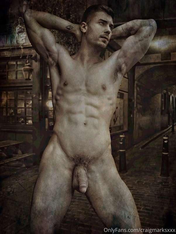 I know it’s edited a lot but I love how arty he’s gone with ..