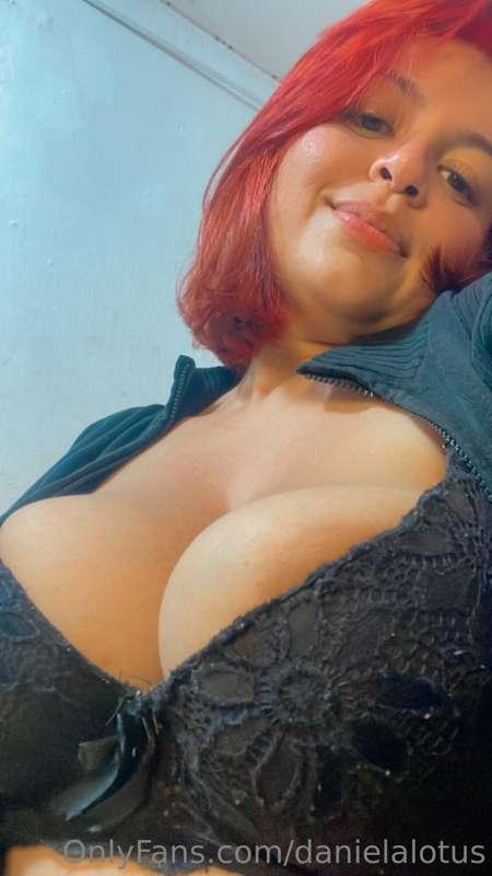 Really can't help it when my tits want to come out🤭