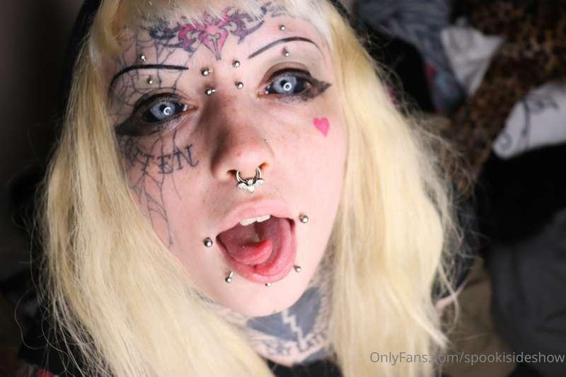 close up split tongue shots...dont u wanna cum in my mouth?