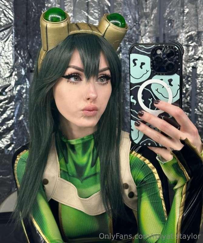 should I do more sexy cosplays? 😍