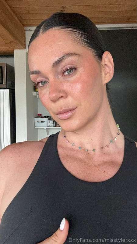 Blissful daytime selfie✨