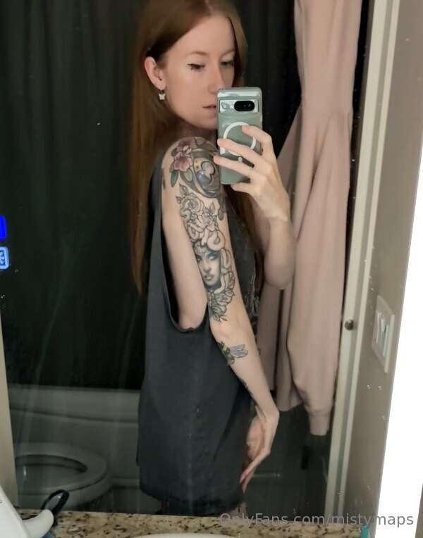 Happy Friday 🍑 A little selfie vid in my big sleep tank, pul..