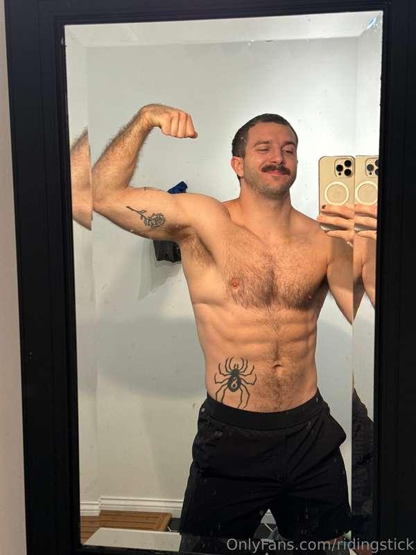 tell me what you’d do if i showed up like this 😅