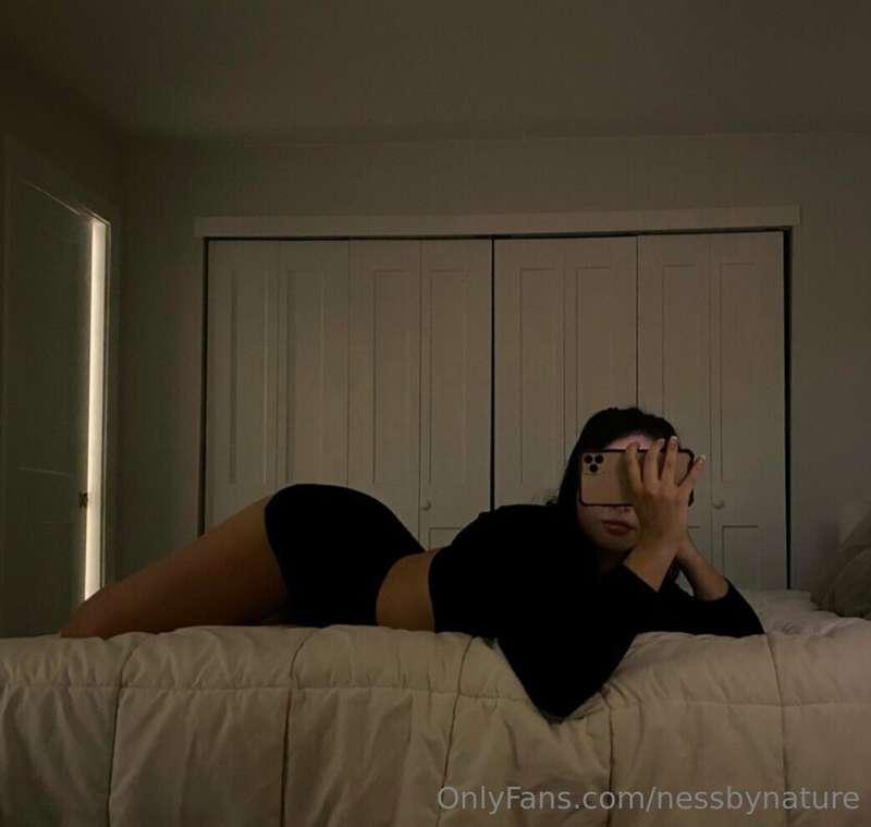 I wanna get close to you 🖤