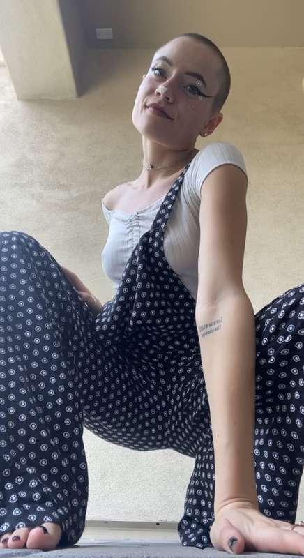 LAST PICS FROM YESTERDAYS OUTFIT, I just got this jumpsuit f..