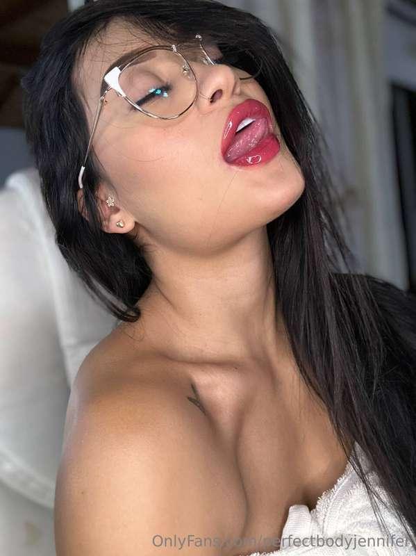 I can be yours since day 1 if you can always satisfy me in b..