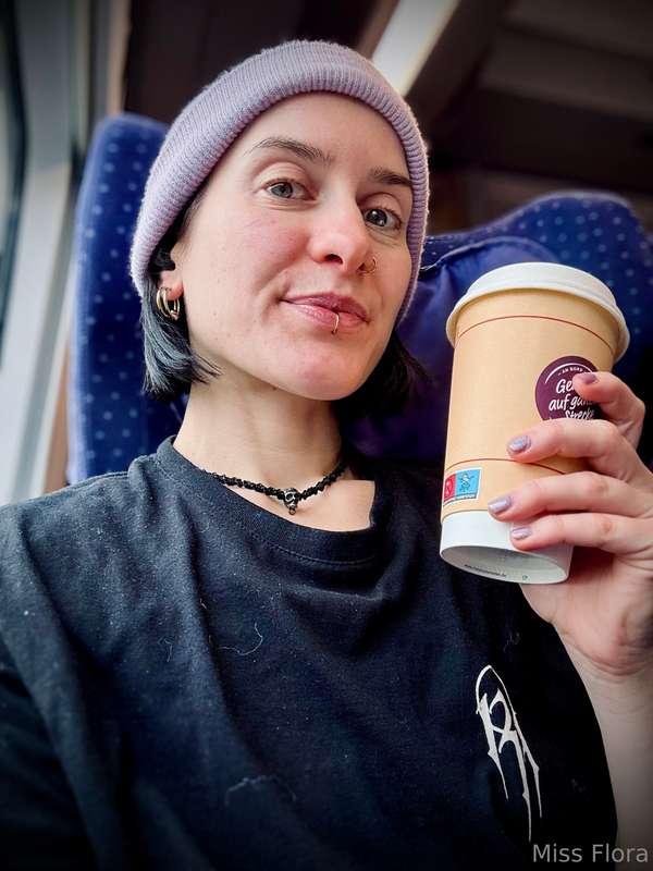Vielen Dank O. 💖☕️🙏
 
Die Fahrt ist noch 5 Stunden also halt..