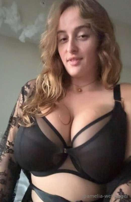Ahhh, one of my only bras that fit...sort of 😩 its gotten wa..