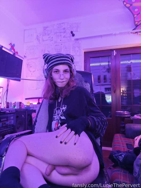 luciethepervert image #2