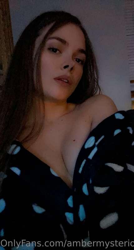 ambermysteriousx image #1