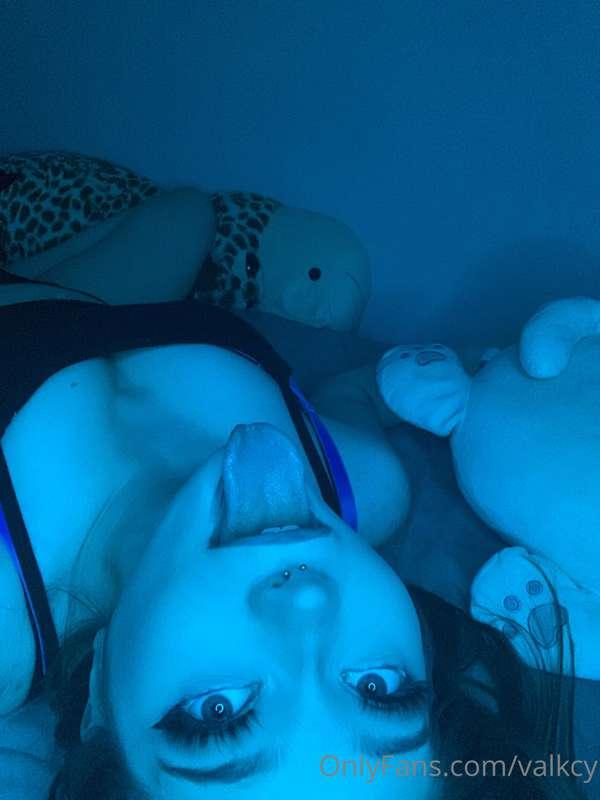 :P