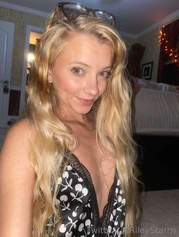 rileystarxxx image #0