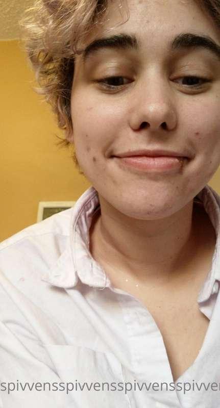 I'm live right now ♥️ Chaturbate.com/spivvens/