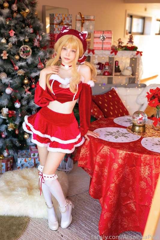 Merry Christmas 🎄🎁 

This is my gift for my followers and subscribers! Thank you so much for being with me this year ❤️
10 photos for followers and 23 extra for subs!

Have a great holiday! 