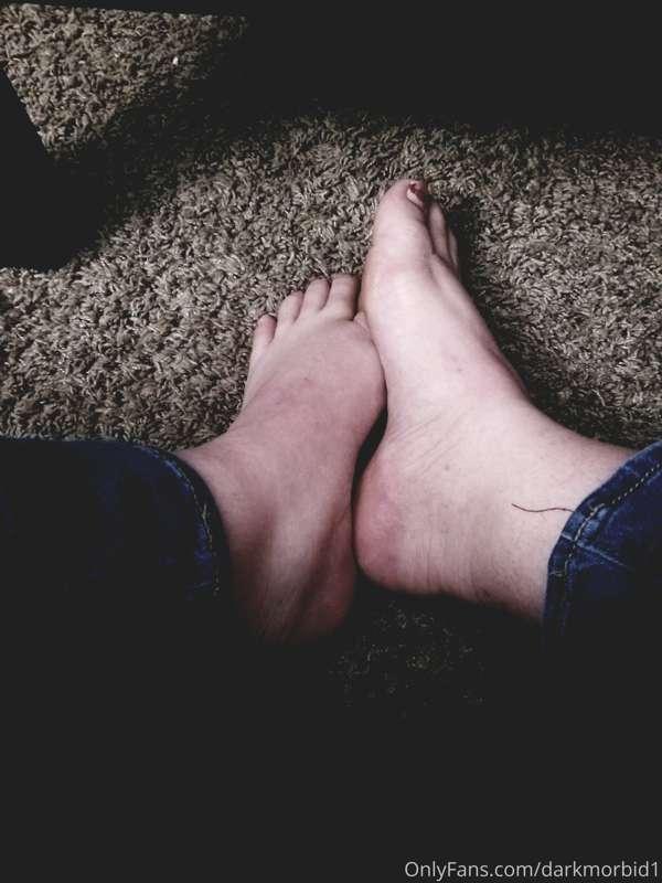 All you do is stare. Act now. Be a useful footboy finsub. Ha..