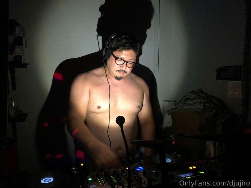 DJ pic