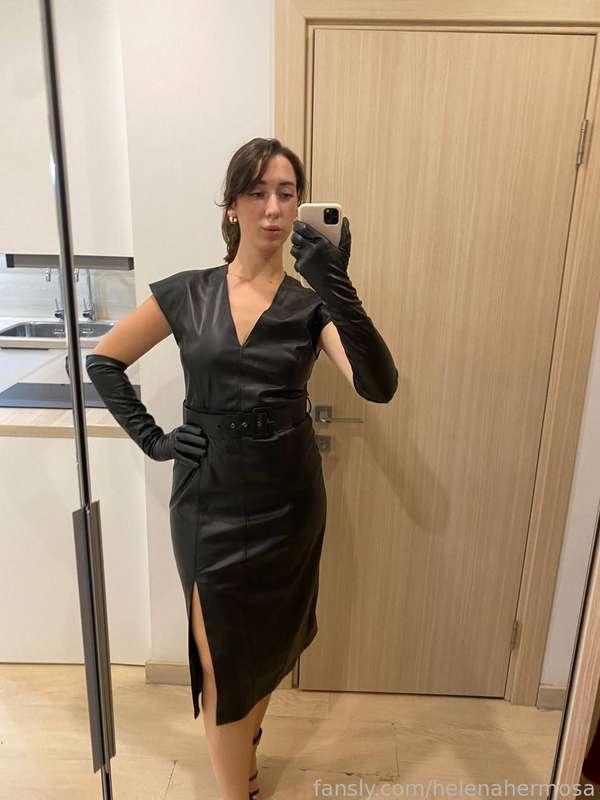 my big black boyfriend invited me on a date, can you already imagine what he will do to me on his bed?

#bbc #femdom #qos #queenofspades #milf #armpits #mistress #sweatymistress #leather #gloves