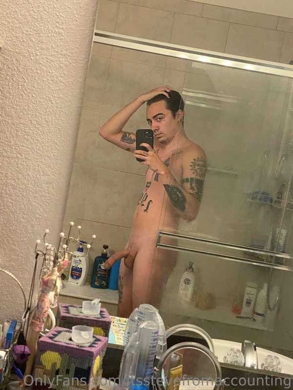Call it natural vanity, but I love watching myself shower 💦