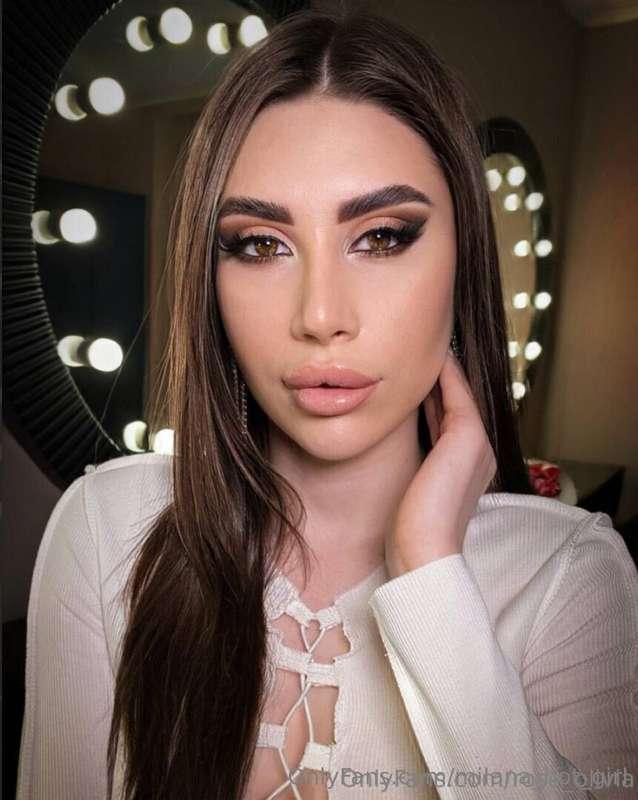 😍 @rose_olivia has a temporarily free profile 😲🎁 to play 💥 w..