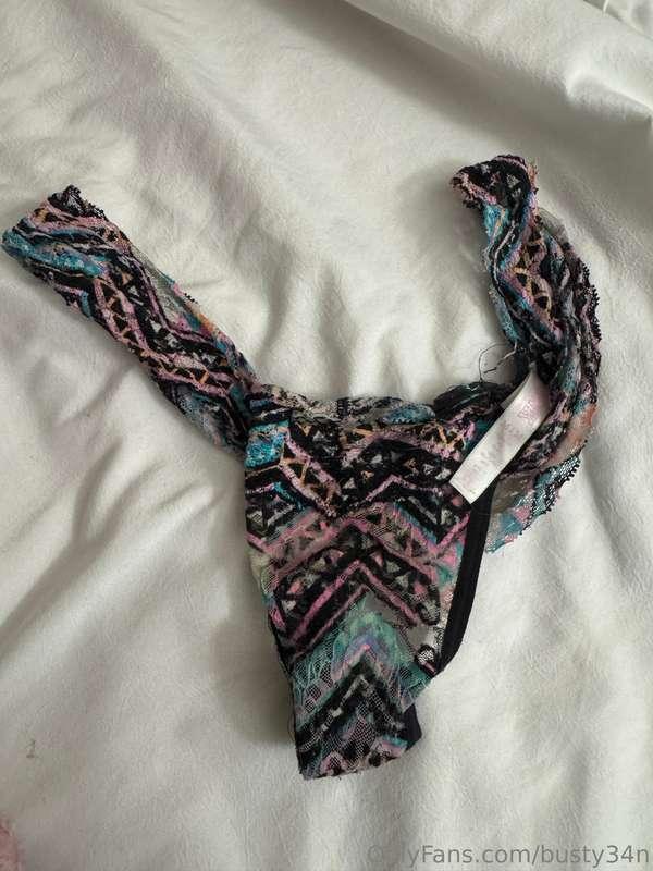 I wore this thong today and it broke 😬 dm if you want to buy..