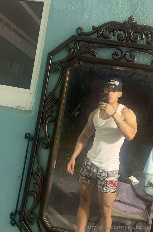 Do I look good in a Tank Top or no? 😁