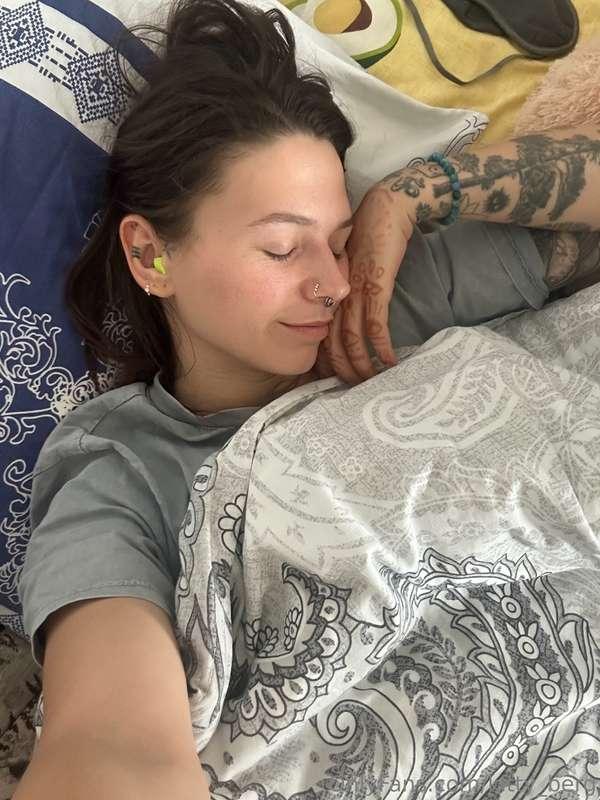 🌅I opened my eyes, and the first feeling was like the world ..