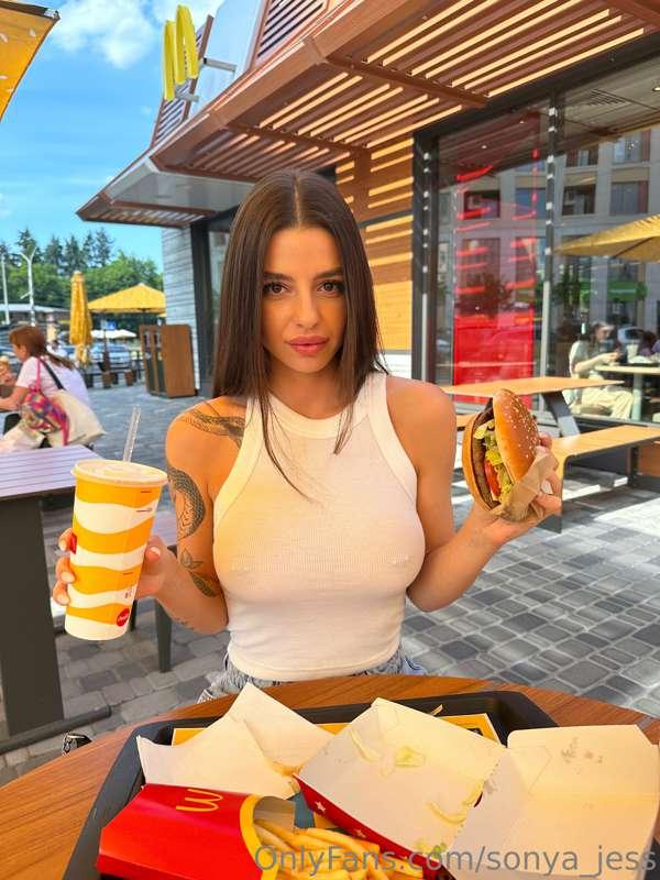 😋