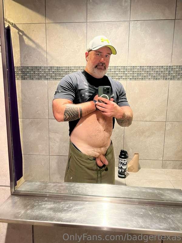 Who wants to work out? 💪🍆