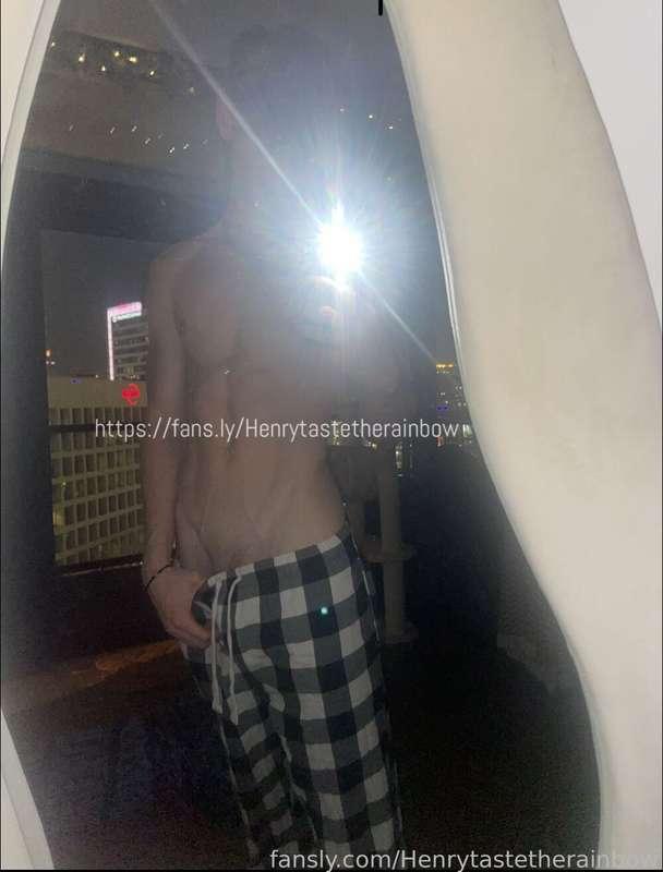 henrytastetherainbow image #0