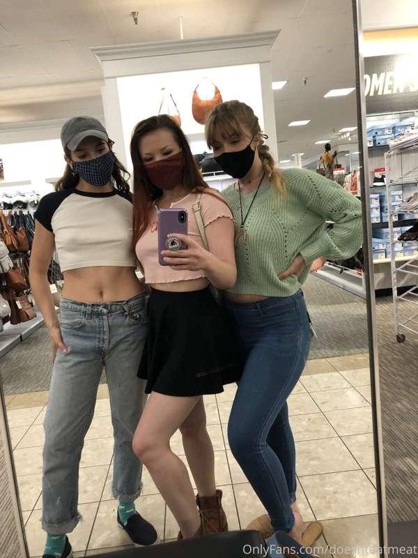 Who doesn't love a naughty day out with the girls? 💖 @lenais..