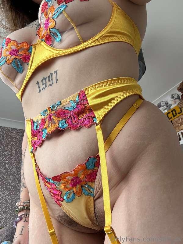 💛✨🍌☀️🌼