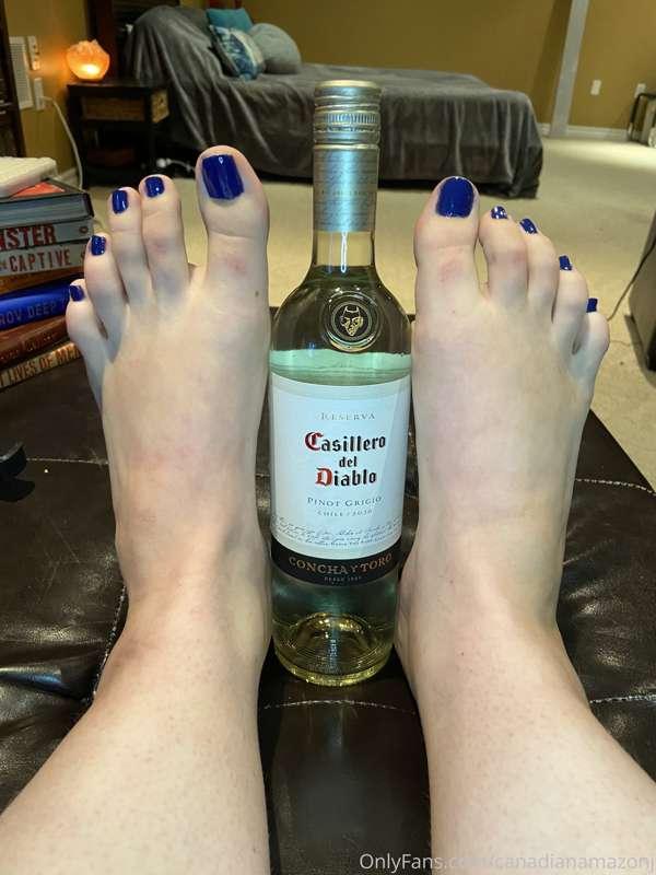 Big feet vs wine pt 2 🍷 🦶🏻