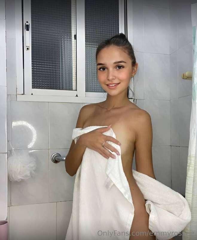 🌸CLICK HERE - @angel_ina19🌸This cutie is online and horny!!!..