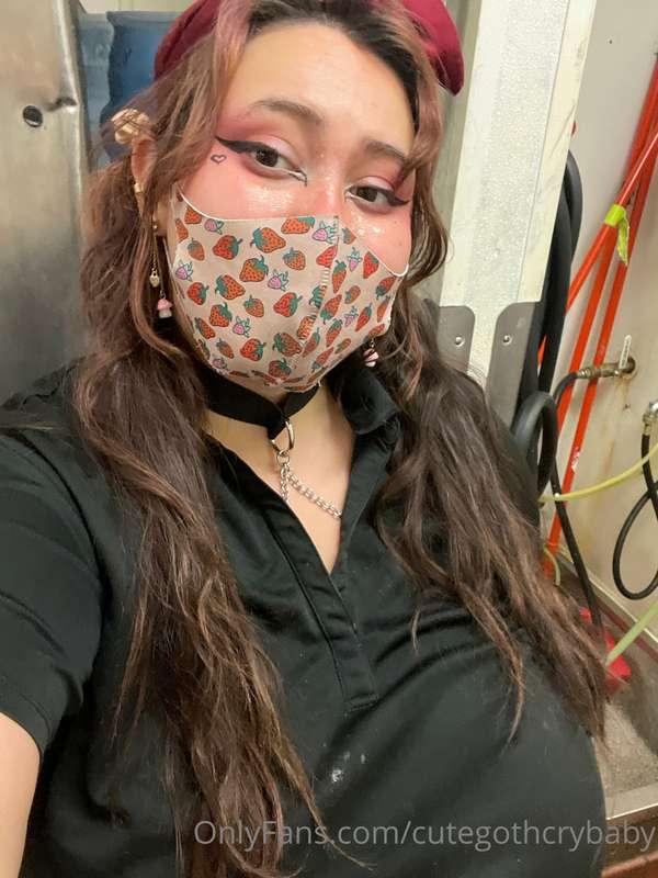 Wearing my remote control vibrator at work 😈😈😈 who wants con..