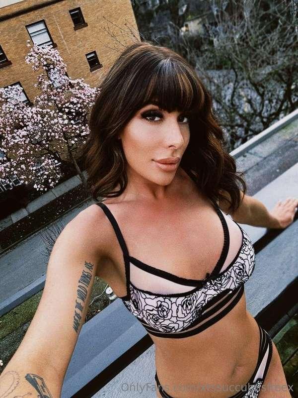 Trans DOM wants you to submit to her HUGE cock now!🍆😈 @tsema..