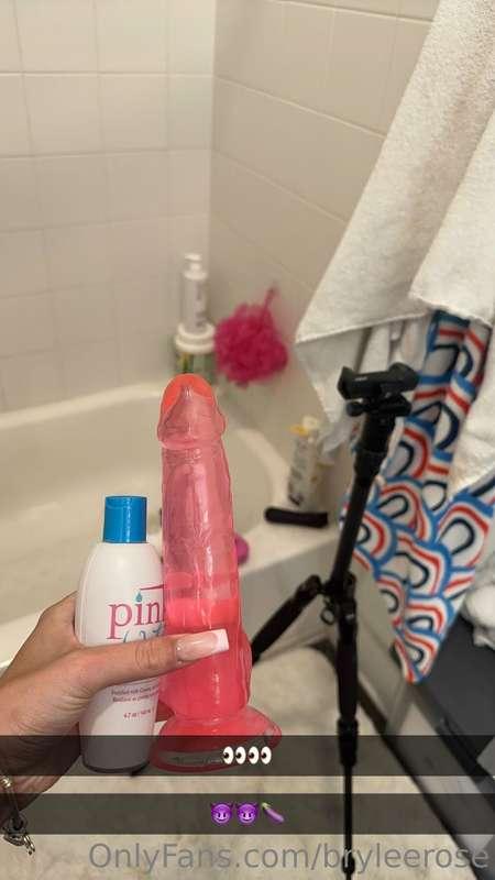 Just record 3 LONG videos with my new dildo 😮‍💨😍who wants th..