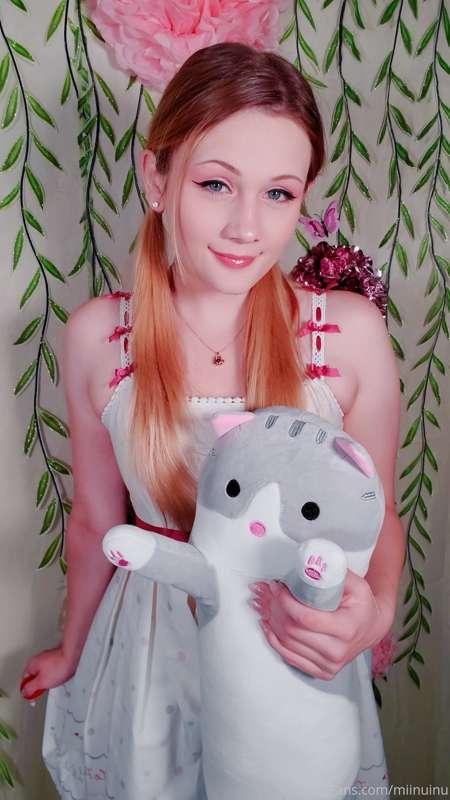 (scroll for up skirt pics <3) 
ヾ(｡･ω･｡) I'm still alive and ..