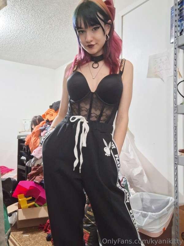 Comfy but still sexy😘