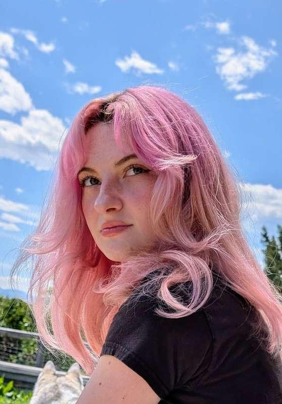 Hope your day is as bright as my hair 💕 