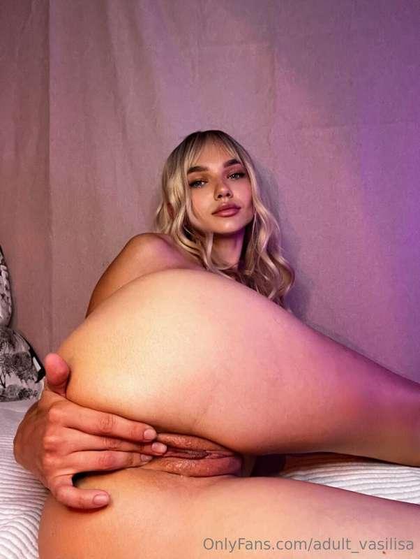 💛FREE subscription💛 This charming girl @lunaavixen has a jui..