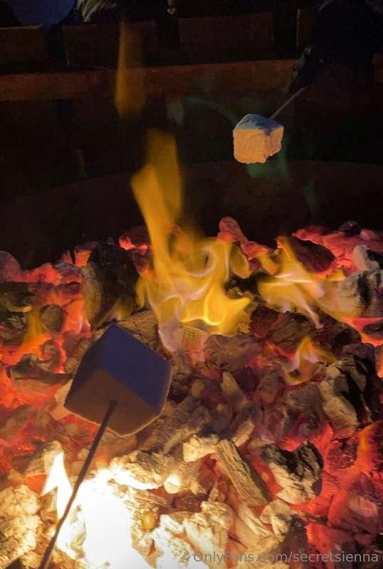 Marshmallows date would be so cute 🥰